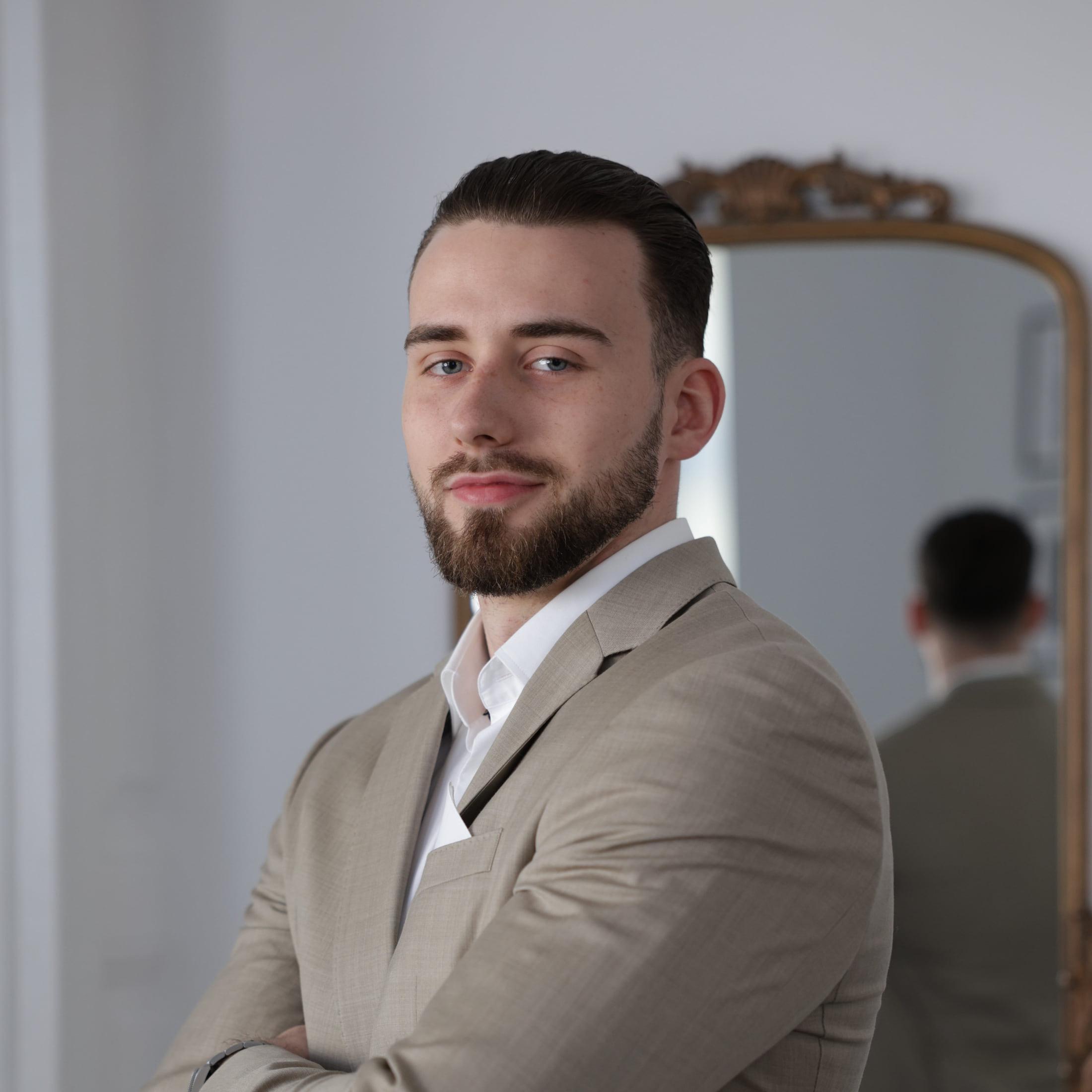 Wiktor Czabara — agent nieruchomości w Krakowie
